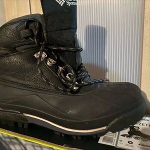 Columbia Black High-Top Rain & Snow Boots with Waterproof Exterior